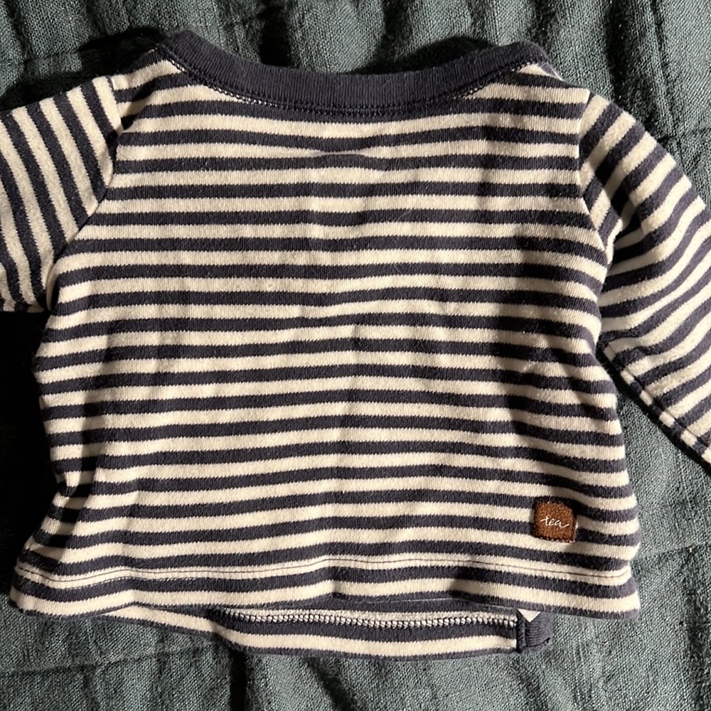 Navy and white stripe top with kimono style cross-body snap opening. EUC - Picture 3 of 3